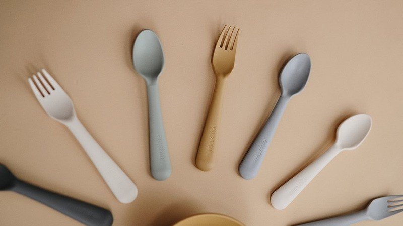 Cutlery & Placemats